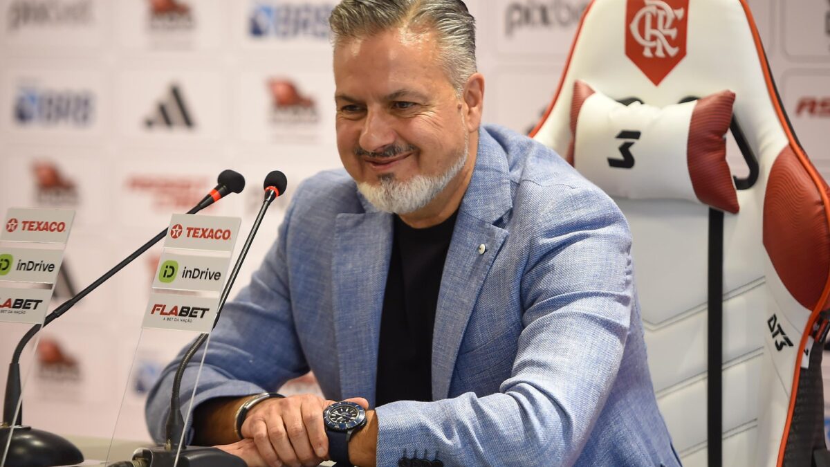 José Boto em coletiva no Flamengo