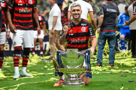Arrascaeta é o favorito para ser 10 do Flamengo (Foto: Instagram)