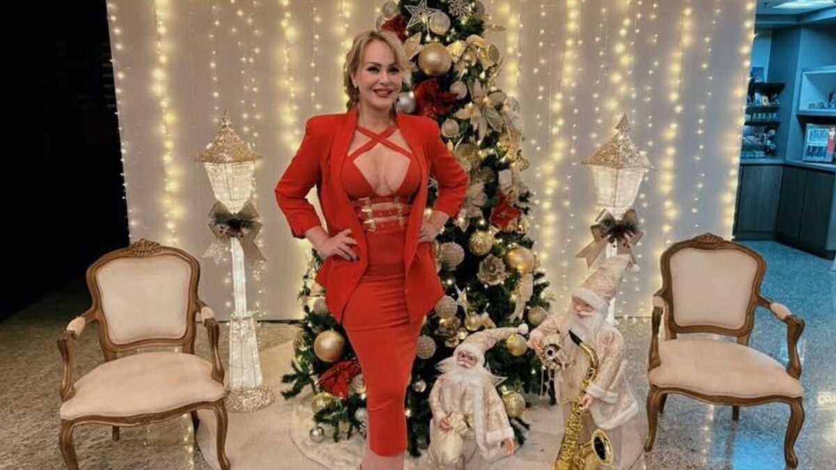 "Obrigada por tanto amor e pelos presentes", escreveu a atriz Gabriela Spanic, a Paola Bracho de A Usurpadora, celebra aniversário em Goiânia