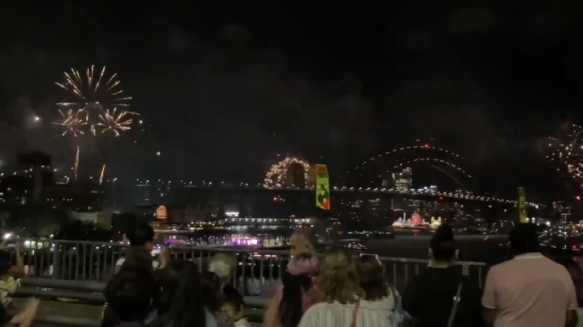 Ano novo: Austrália celebra a chegada de 2025; assista ao vídeo Com 14 horas de fuso em relação à Brasília, Sydney abre as comemorações