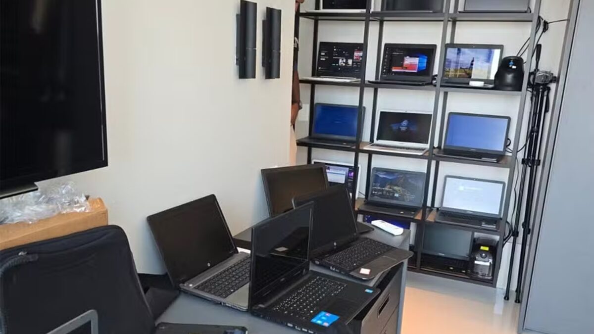 Compositores goianos que tiveram músicas furtadas em golpe virtual falam sobre o caso