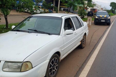 PRF prende procurado pela Justiça com carro furtado em Anápolis