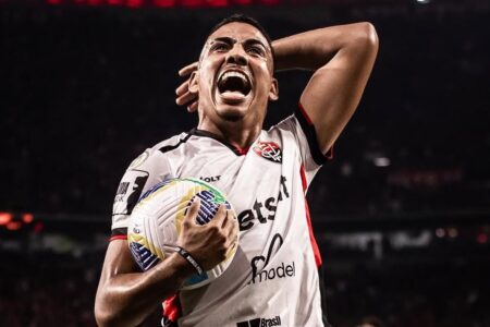 Zé Hugo é o novo jogador do Goiás