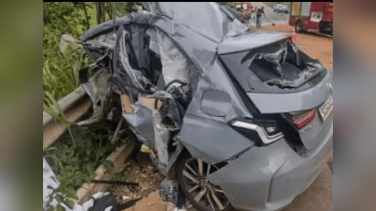 Imagens do carro após o acidente