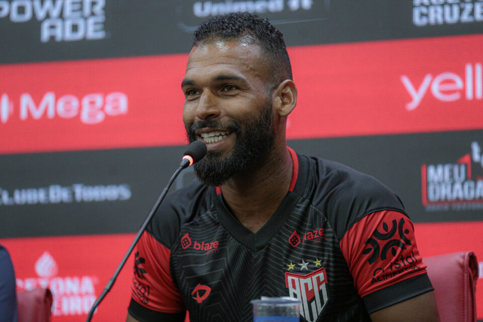 William Maranhão retorna ao Atlético Goianiense