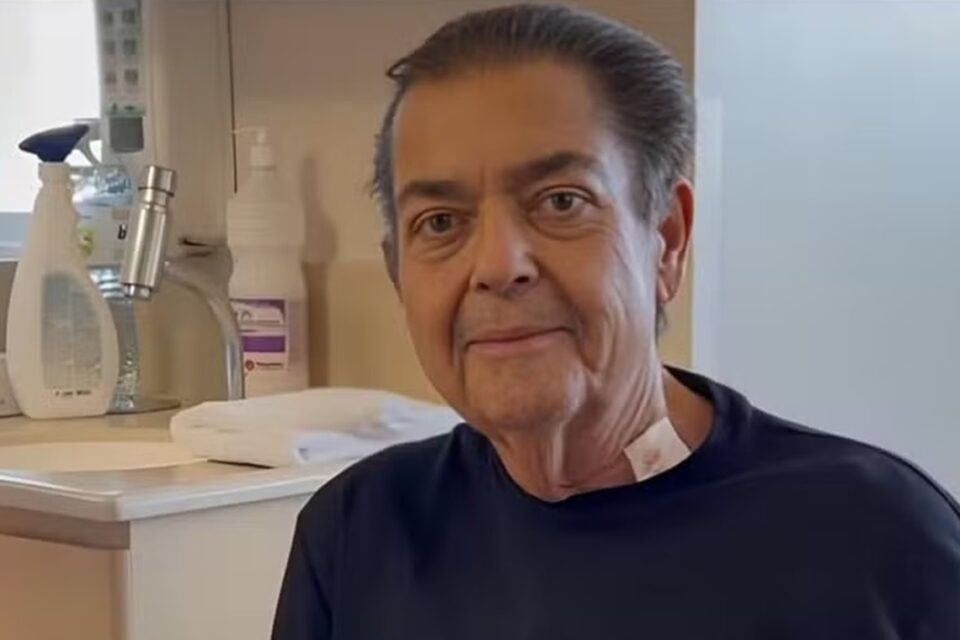 Filho de Faustão diz que apresentador já planeja retorno à TV João Silva afirma que pai está mais forte e empolga família