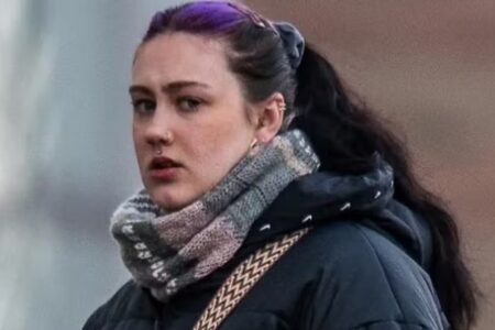 Mulher é condenada após mandar vídeos soltando pum para a ex do namorado não sabia que enviar esse tipo de conteúdo era uma infração criminal