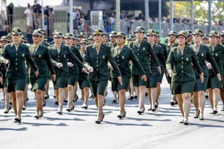 Sete mil mulheres já se alistaram no serviço militar