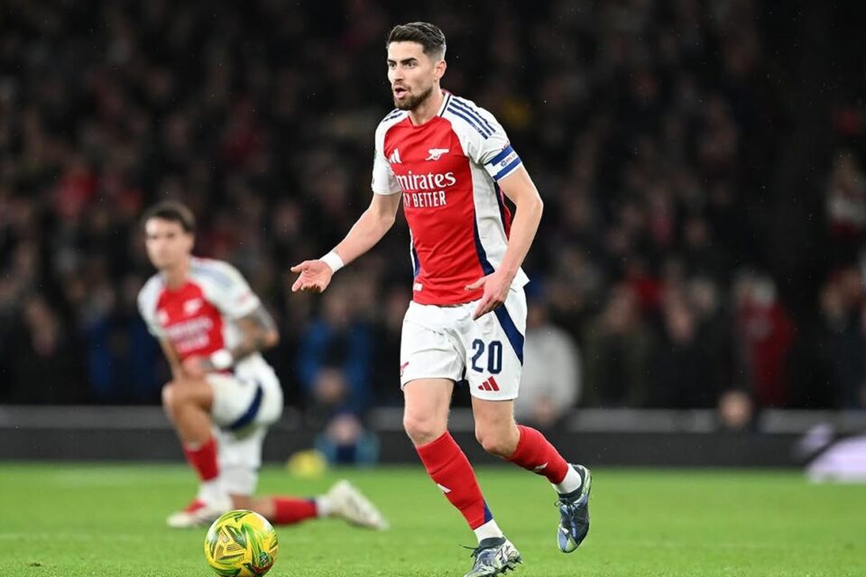Jorginho em jogo pelo Arsenal