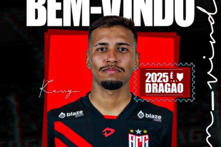 Dragão oficializa a contratação de Kevyn