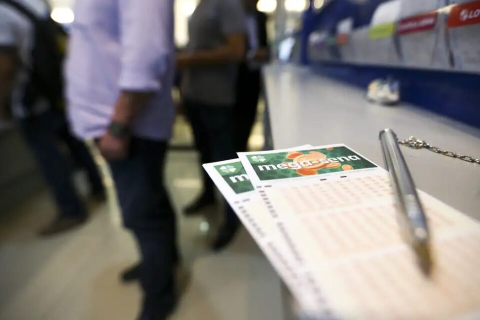 Mega-Sena acumula, e prêmio sobe para R$ 38 milhões Confira como fazer bolões e o prazo para retirar prêmios