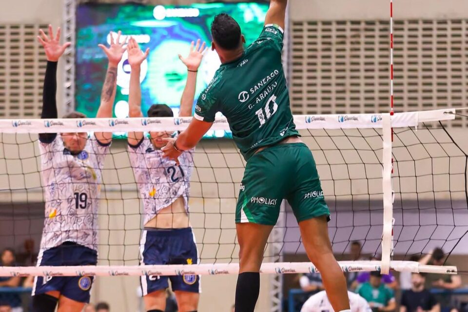 Goiás vence Neurologia é se aproxima da zona de classificação