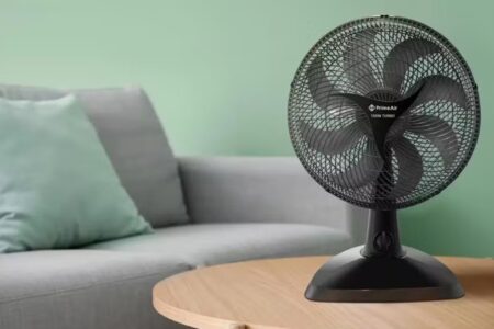 Homem morre após ser atingido por peça de ventilador que tentava consertar, na Argentina Umas das pás se soltou e atingiu Mario Alberto Gómez