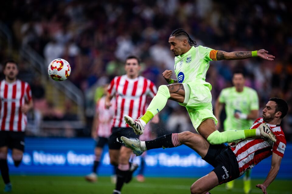 Jogo entre Barcelona e Athletic Bilbao pela Supercopa da Espanha