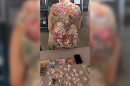 Polícia prende 'vovó do tráfico' que usava netos adolescentes para 'entregas', em Goiânia