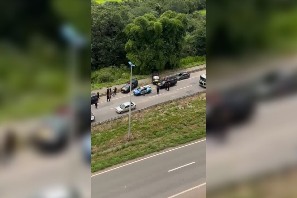 Homem que dirigia camionete roubada em São Paulo morre em confronto com a Rotam