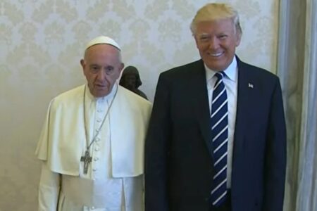 Papa chama planos de Donald Trump para deportação em massa de ‘desgraça’ Papa Francisco prioriza a situação dos migrantes