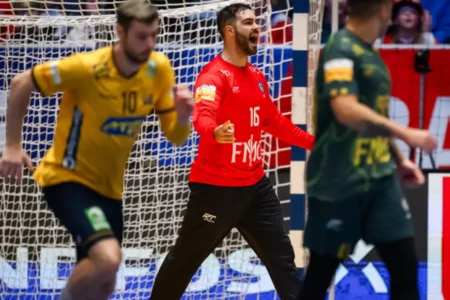 Brasil vence Suécia e avança de fase