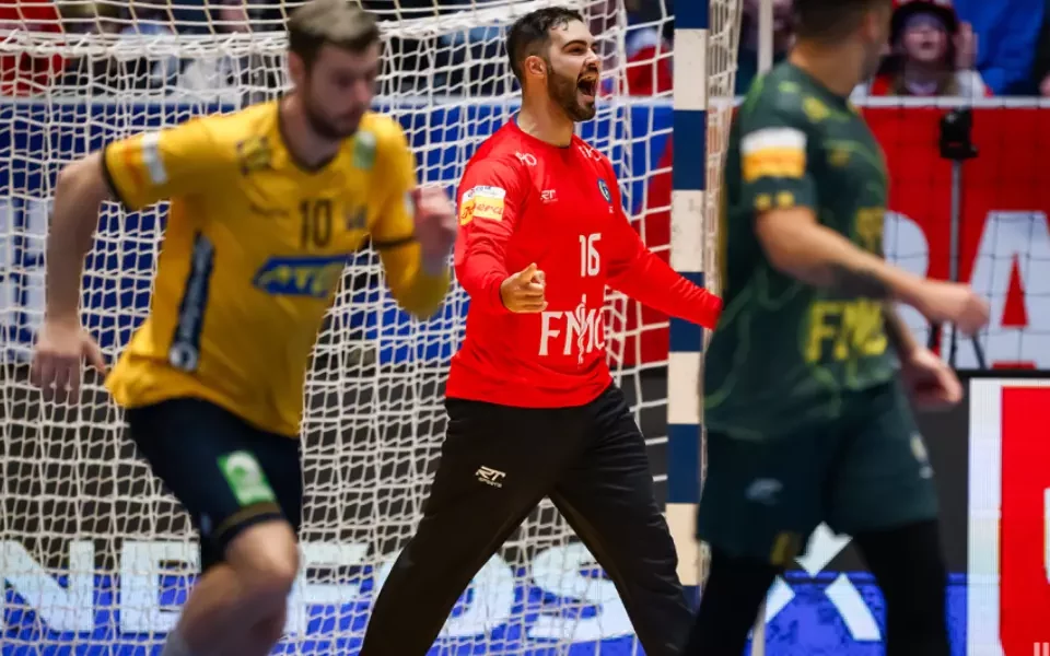 Brasil vence Suécia e avança de fase