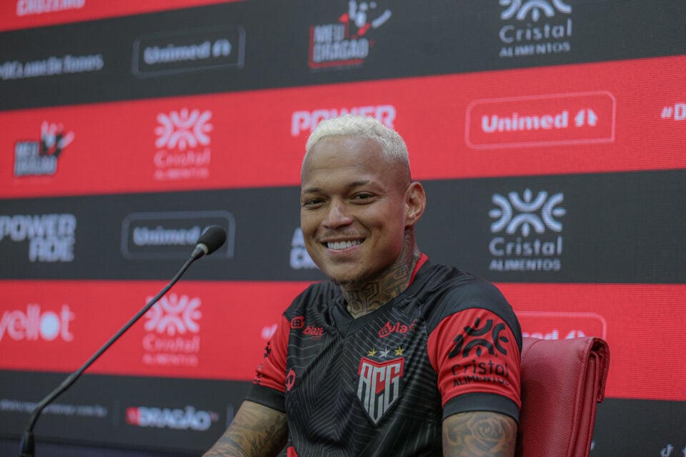 Janderson Comemora Vitória e Destaca Foco do Atlético no Goianão