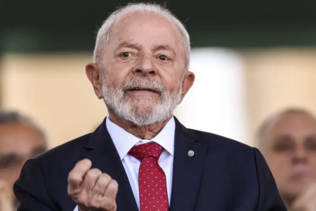 Deputado goiano de partido da base assina pedido de impeachment de Lula