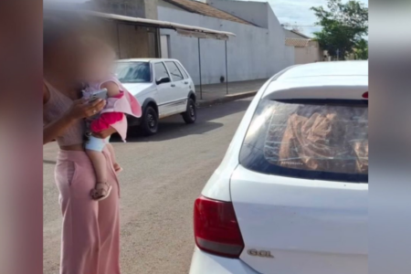 Bebê ficou mais de 40 minutos presa dentro do carro (Foto: Reprodução)