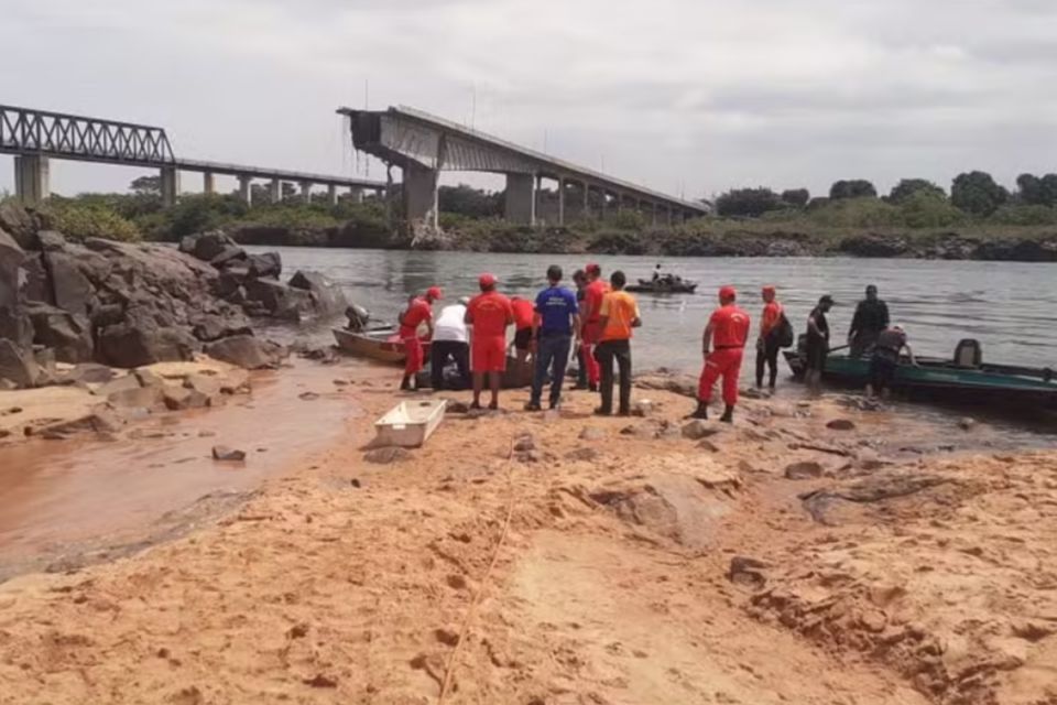 Corpo de bombeiros retoma as buscas por desaparecidos no Rio Tocantins nesta terça-feira (Foto: Divulgação/Corpo de Bombeiros do Tocantins)