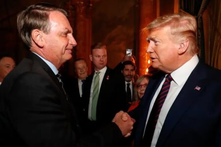 'Posso fugir agora, qualquer um pode', diz Bolsonaro ao criticar Moraes por barrá-lo em posse de Trump