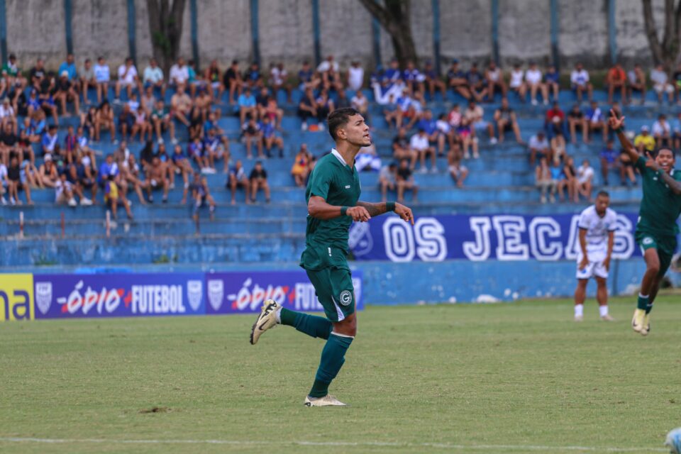 Goiás vence o Taubaté e avança para próxima fase