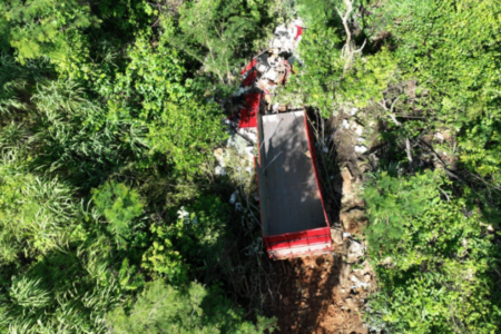 Ponto do rio Vermelho em que houve acidente com agrotóxicos (Foto: Semad)
