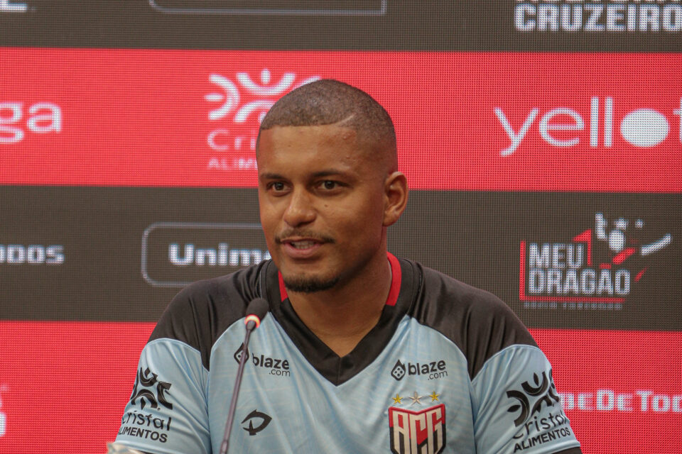 Anderson em sua coletiva de apresentação