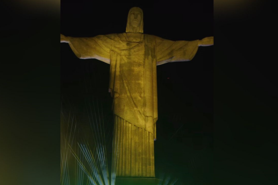 Evento católico no Cristo Redentor viraliza nas rede sociais (Foto: Reprodução)