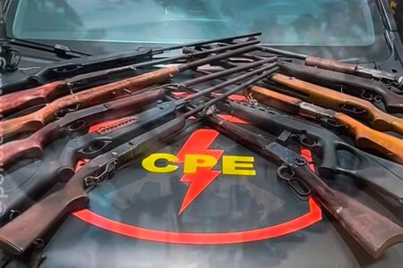 as armas restantes se tratam de revólveres e pistolas PM recupera parte de armas furtadas em delegacia de Aruanã