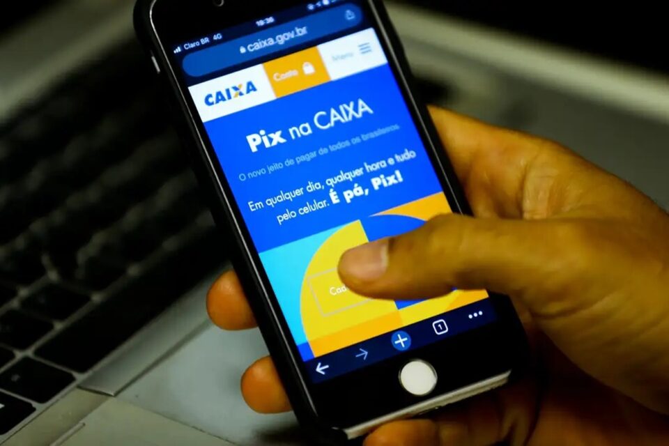 Governo vai pedir que Polícia Federal investigue fake news sobre Pix AGU também solicitará a órgão de defesa do consumidor para apurar golpes