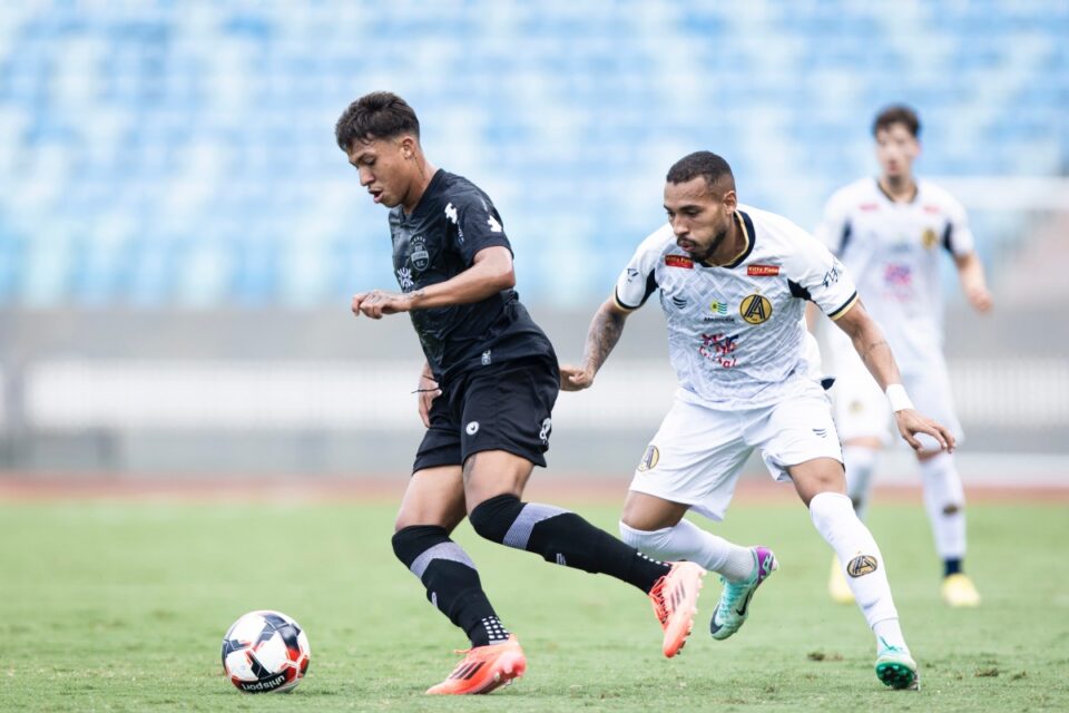 Partida entre Goiânia e Aparecidense no estádio Olímpico