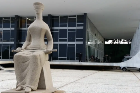 Lei Maria da Penha se estende a casais homoafetivos e mulheres trans