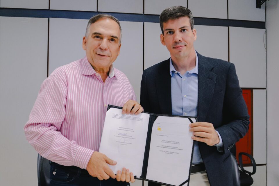 Secretário de Infraestrutura de Goiás, Pedro Sales, e prefeito de Goiânia, Sandro Mabel (Foto: divulgação)