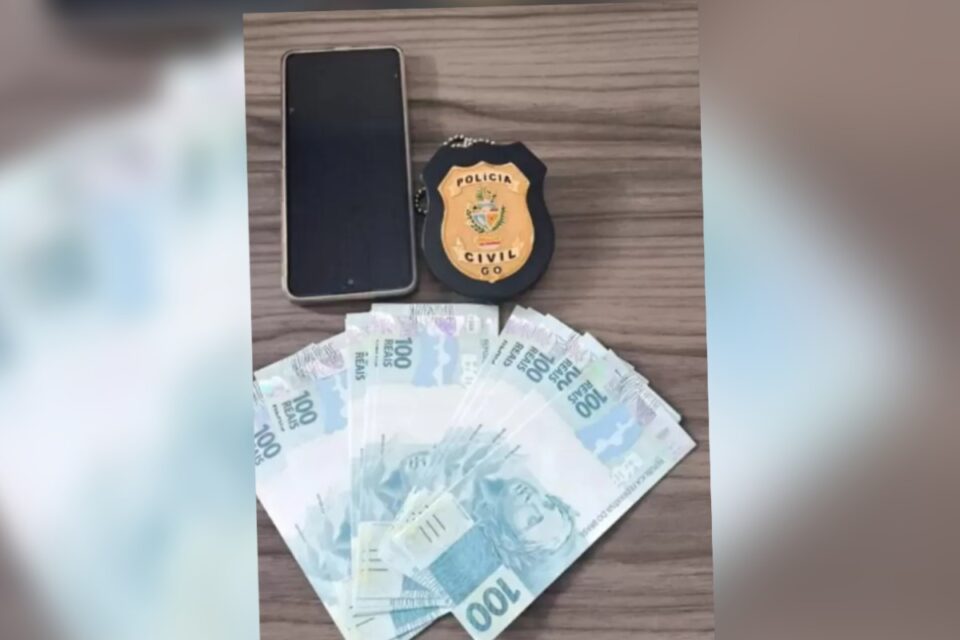 Sob investigação, adolescente entrega para a polícia R$ 4 mil em notas falsas recebidas pelos Correios