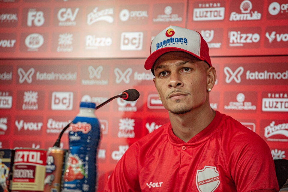 Apresentação de Igor ao Vila Nova