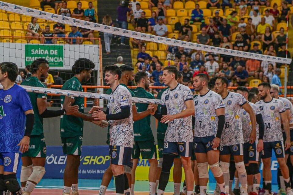 Goiás recebe o Neurologia para clássico na superliga