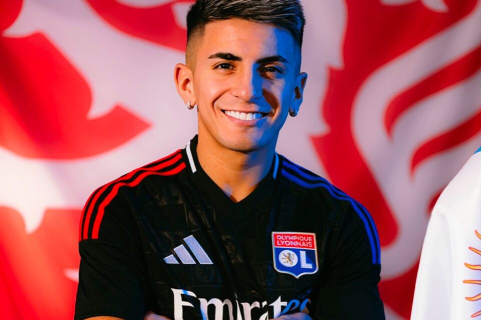 Thiago Almada é anunciado pelo Botafogo