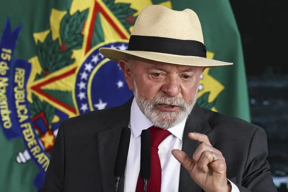 Lula admite que pode não disputar reeleição, diz site