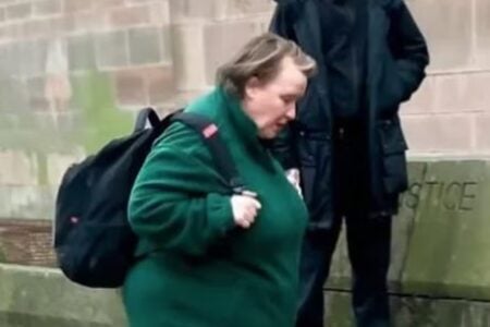 Emma Rorison, de 50 anos, foi condenada a 20 meses de prisão Mulher finge ter HIV, câncer e ter sido estuprada para receber auxílio-doença