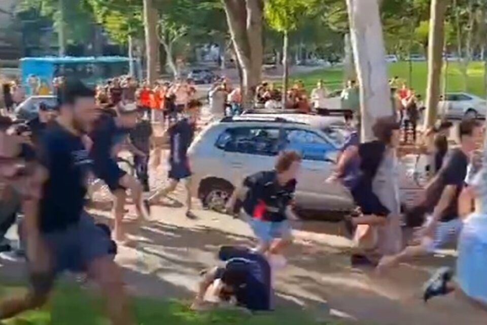 Vídeo de corrida Naruto na UFMG viraliza na web Participantes têm de correr com os braços para trás do corpo, igual os personagens do anime