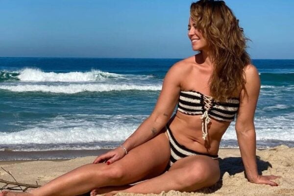 Paolla Oliveira rebate médica após comentário polêmico sobre sua região íntima; veja fotos imagens da atriz usando maiô