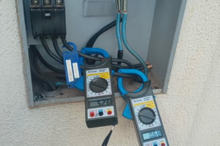 Polícia Técnico-Científica esteve no local e constatou que houve a retirada do medidor (Foto: Divulgação PCGO)