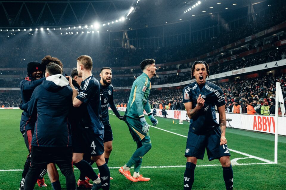 Jogadores do United comemoram classificação diante do Arsenal