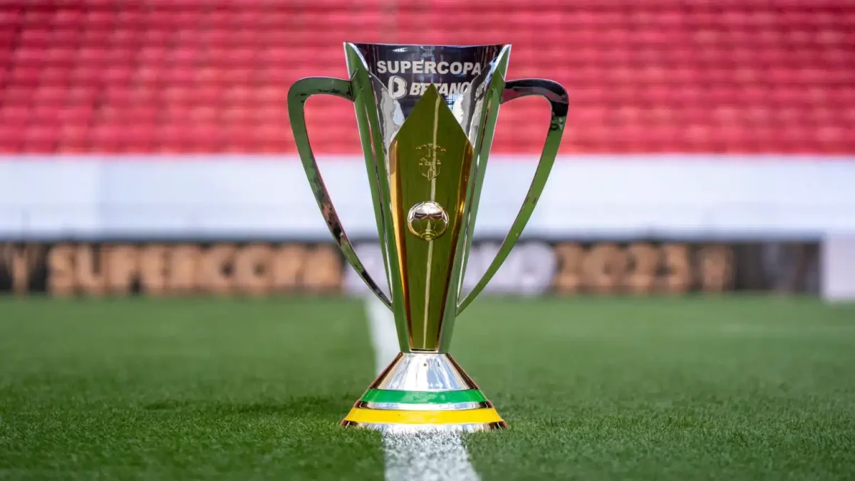 Troféu da Supercopa Rei. Foto: Lesley Ribeiro/CBF