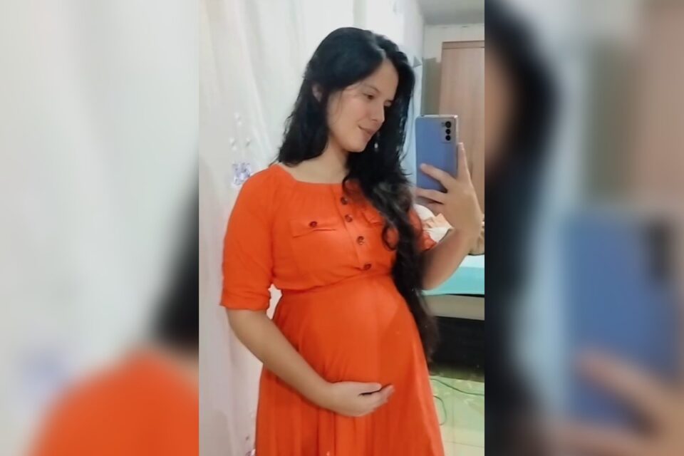 Grávida de gêmeas siamesas de Rondônia busca atendimento em Goiânia