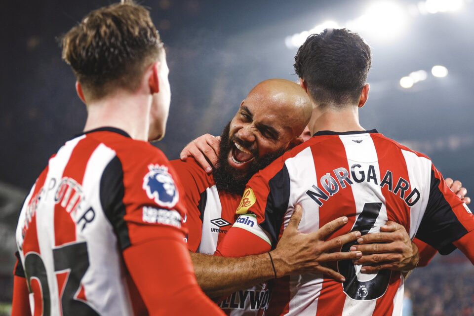 Jogadores do Brentford comemoram empate contra o City